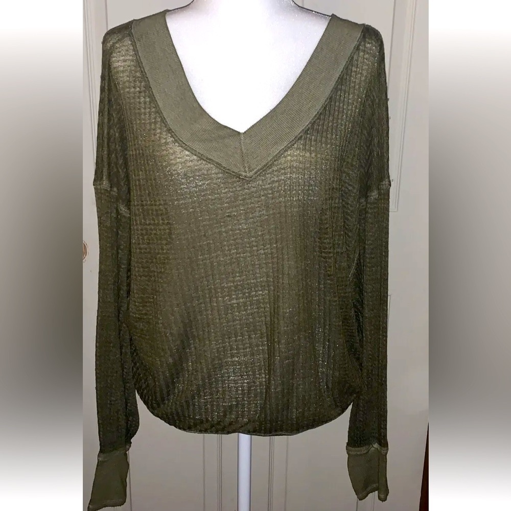 We The Free Green Color Washed Destructed Long Sleeve V-Neck Shirt Size XS